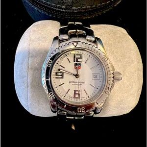 Tag HEUER Professional 200 meter Quartz Watch